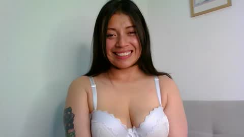 QUEEN OFF MILk  IM BACK  15 NOV online show from May 25, 2:21 am
