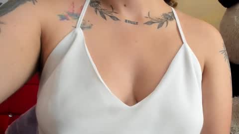Snapshot of alessandra_moore_ig chatting on October 10, 4:01 pm paola online show from October 10, 4:01 pm