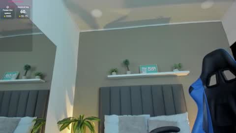 A L E S S I A online show from March 25, 8:01 pm