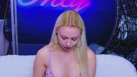 alessiacroft online show from April 29, 4:16 am