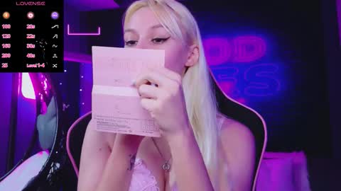 alessiacroft online show from January 8, 5:22 am