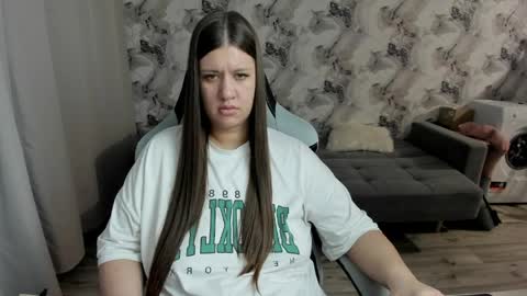 Aletta Oushen online show from April 2, 2:14 pm