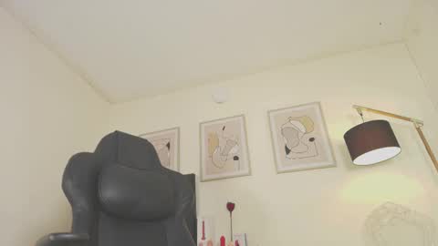 Snapshot of alex4diaz chatting on February 10, 9:36 pm Alexa online show from February 10, 9:36 pm