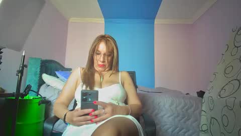 Snapshot of alexa472 chatting on December 24, 9:22 pm Alexa online show from December 24, 9:22 pm