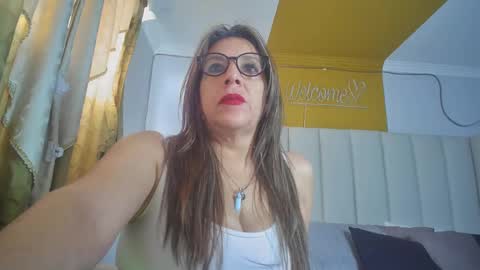 Snapshot of alexa472 chatting on February 16, 8:00 pm Alexa online show from February 16, 8:00 pm