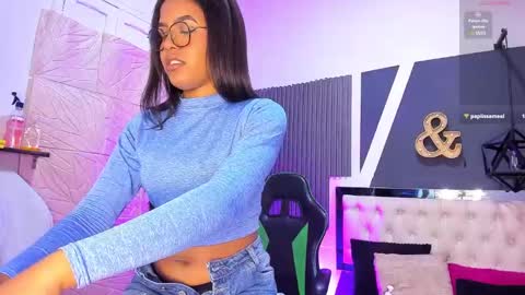 alexa andherson online show from December 20, 7:28 pm
