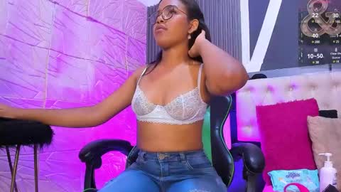 alexa andherson online show from December 27, 7:14 pm