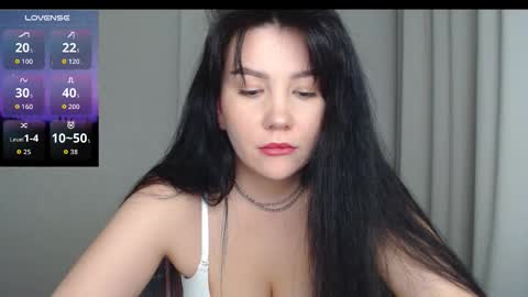 Snapshot of alexa_cruze chatting on October 9, 4:00 pm Alexa online show from October 9, 4:00 pm