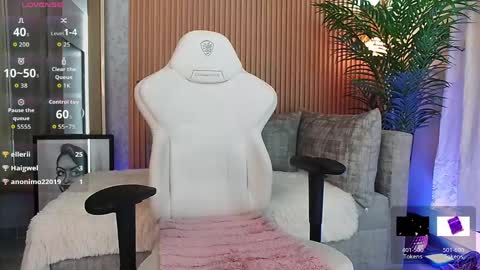 Alejandra online show from May 15, 10:45 pm