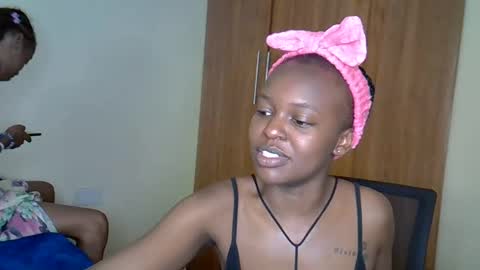 Snapshot of alexa_foxxie chatting on December 27, 8:35 am Alexa online show from December 27, 8:35 am