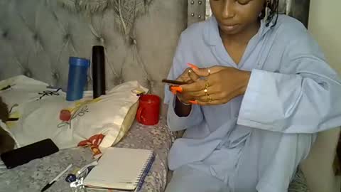Snapshot of alexa_foxxie chatting on February 6, 8:07 am Alexa online show from February 6, 8:07 am
