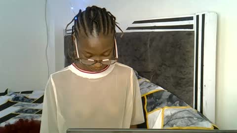 Snapshot of alexa_foxxie chatting on October 16, 6:43 pm Alexa online show from October 16, 6:43 pm