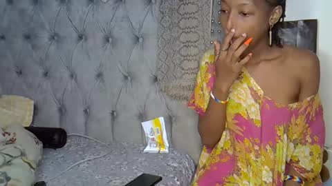 Snapshot of alexa_foxxie chatting on February 7, 8:11 am Alexa online show from February 7, 8:11 am