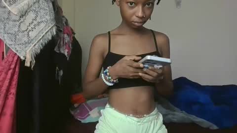 Snapshot of alexa_foxxie chatting on December 12, 4:04 am Alexa online show from December 12, 4:04 am