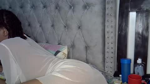 Snapshot of alexa_foxxie chatting on February 20, 1:40 pm Alexa online show from February 20, 1:40 pm