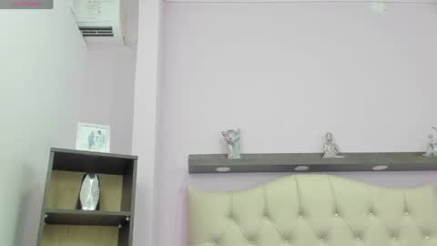 alexa_liss18 online show from May 17, 12:32 am