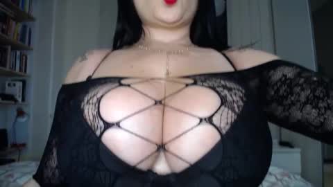 alexa_moreti online show from October 27, 10:33 am