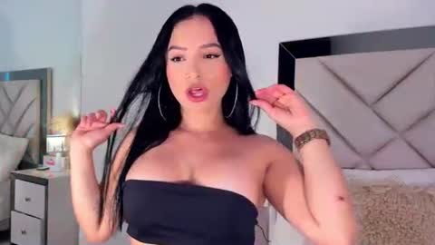 alexa_tobar online show from May 17, 9:03 pm