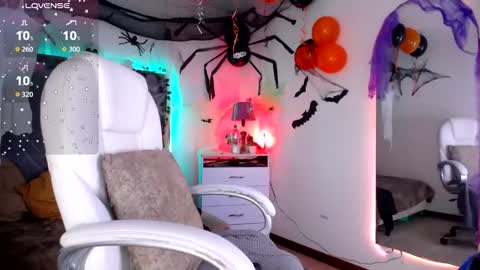 Alexa Moon online show from October 20, 6:11 pm