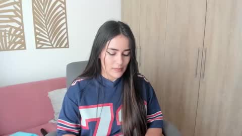 Snapshot of alexeii_grey chatting on January 23, 9:29 pm alexeii_grey online show from January 23, 9:29 pm