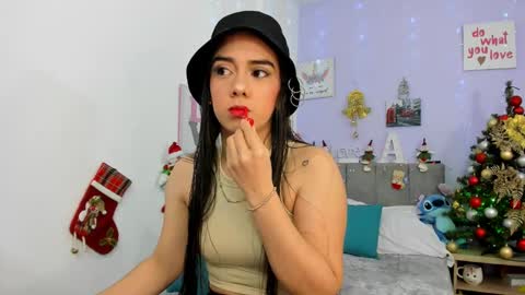 Snapshot of alexia_fit23 chatting on December 26, 1:40 am alexia_fit23 online show from December 26, 1:40 am