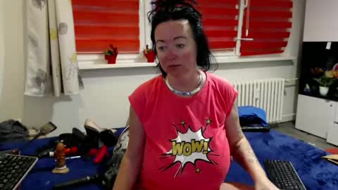 alexie33 online show from May 25, 8:02 am