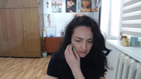 AlexisMillers online show from May 11, 4:04 pm