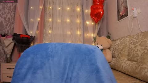 Snapshot of alexissadele chatting on December 29, 1:13 am Amely online show from December 29, 1:13 am