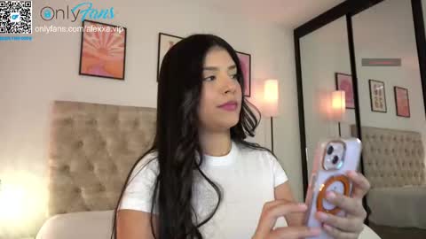 Snapshot of alexxa_dz chatting on March 11, 8:20 pm online show from March 11, 8:20 pm