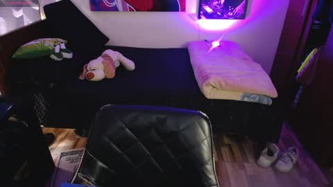 M O R R I S online show from April 11, 3:16 pm