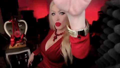 Snapshot of alfa_female chatting on January 28, 6:05 am AlfaFemale online show from January 28, 6:05 am