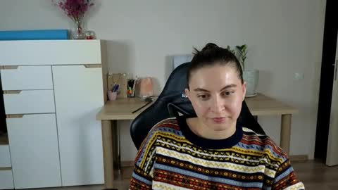 Alice online show from October 5, 8:14 pm