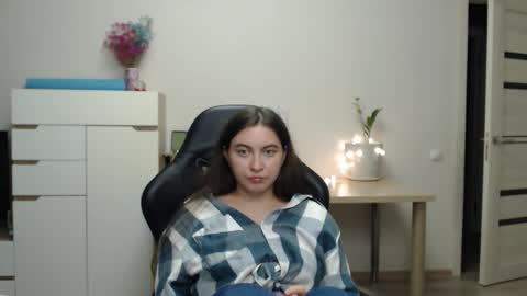 Alice online show from December 5, 7:04 pm