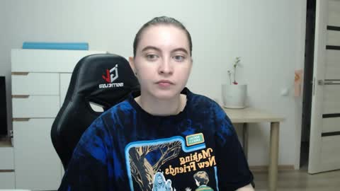 Alice online show from May 17, 2:49 pm