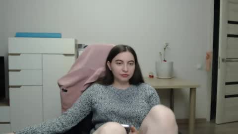 Alice online show from May 11, 9:45 pm