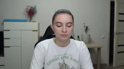 Alice online show from November 6, 5:30 pm