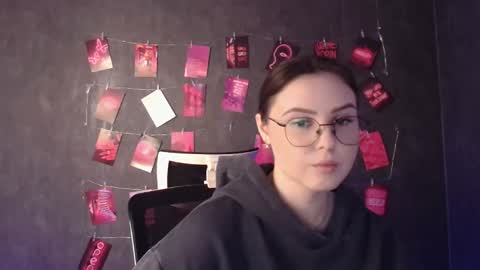 Alice online show from March 25, 6:38 am