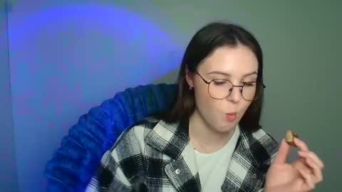 Alice online show from April 1, 1:41 pm