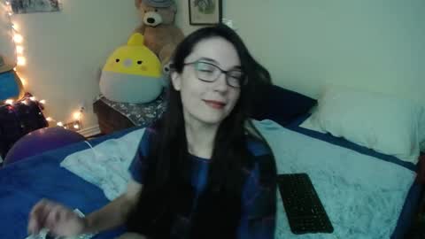 Snapshot of alice_asks chatting on October 1, 4:17 am Alice Asks online show from October 1, 4:17 am