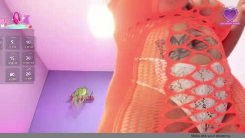 alice_brookss_ online show from May 19, 1:07 pm