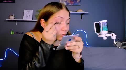 Snapshot of alice_cold chatting on September 23, 5:49 am alice_cold online show from September 23, 5:49 am