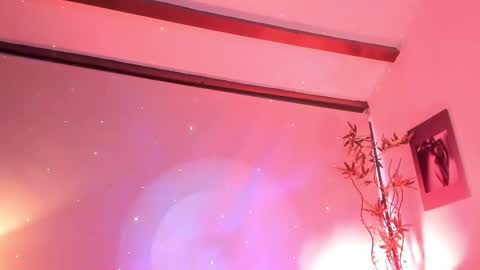 Alice  online show from December 18, 9:52 pm