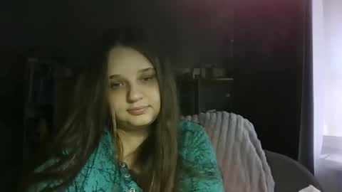 Snapshot of alice_shy14 chatting on October 28, 5:46 am Cristal online show from October 28, 5:46 am