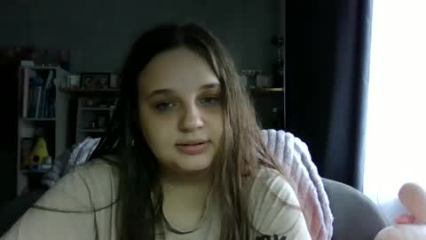 Snapshot of alice_shy14 chatting on October 24, 8:21 am Cristal online show from October 24, 8:21 am