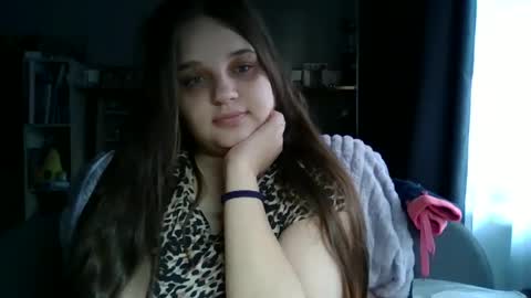 Snapshot of alice_shy14 chatting on October 23, 5:57 am Cristal online show from October 23, 5:57 am