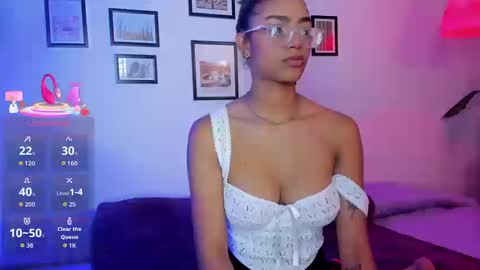 Snapshot of alice_simmons chatting on September 8, 3:33 pm alice_simmons online show from September 8, 3:33 pm