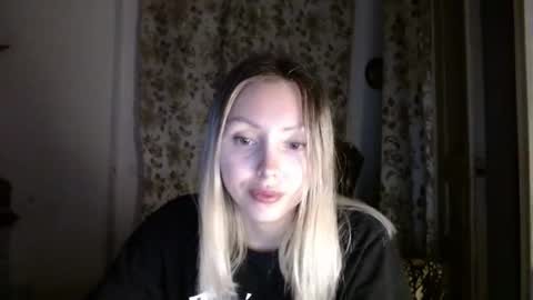 Alice smiles online show from March 25, 9:06 pm