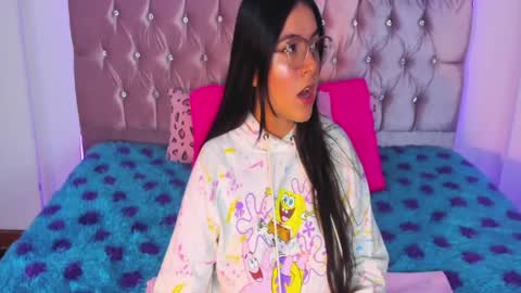 alice_summer1 online show from March 29, 10:53 pm