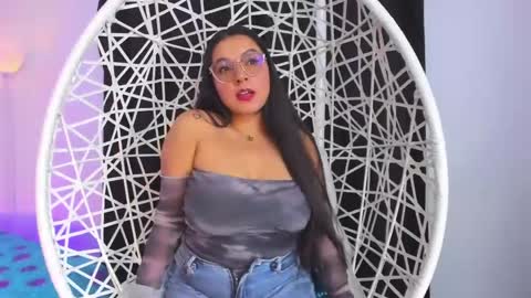 alice_summer1 online show from April 9, 2:36 am