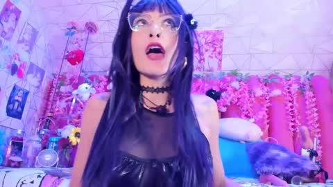     online show from May 14, 9:20 pm